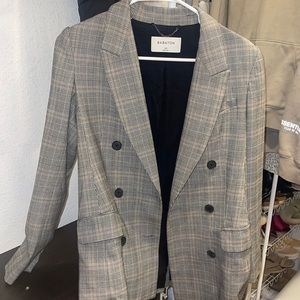 Aritzia, Babaton Blazer